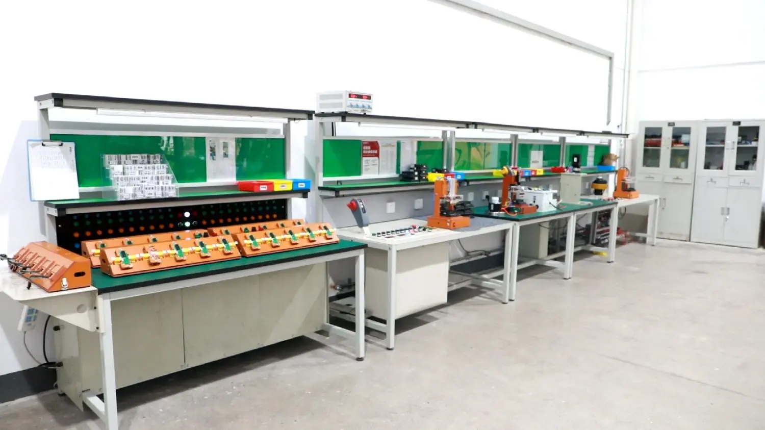 Factory (18)6xt