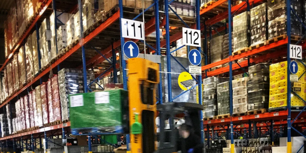 Reviewing Staxx electric Pallet Trucks for Warehouse Efficiency